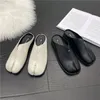 Mode Tabi Ninja Flats Cuir Split Toe Chaussures plates Femme Femme confortable Femme Femelle Casual Low Heels Ladies Muller Shoes 240509