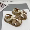 Sandales Chaussures pour enfants 2024 Été Nouveau enfant Bow Princess Sandales 1-3 ans fille H240510