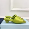 İpek saten kare ayak parmağı terlik katırları 4cm anormal topuklu peep ayak parmağı sandalet kadın partisi akşam ayakkabıları lüks tasarımcılar Med topuk terlikleri 35-42 kutu