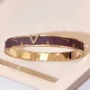 Brev Bangles Designer Bangle Faux Leather Armband Fashion Men Womens Brand Jewelry Inlay Crystal 18K Gold rostfritt stål Armband manschett älskar gåvor