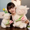 Simpatico giocattolo di peluche di pecora tulipica kawaii capra ripieno giocattolo per bambini che dorme da bambola rilassante per la stanza del cuscino morbido decorazione regalo di Natale regalo di compleanno divertente