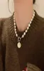 Colliers pendants Collier de perles d'imitation blanche vintage pour femmes Femme Gold Color Head Portrait Coin Ot Toggle Clasp Choker9441852