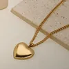 Colliers pendants Jinhui Romance Heart Collier Femme Bijoux en acier inoxydable Couleur de la Saint-Valentin étanche Gift