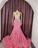 Robes de bal rose pour occasions spéciales Prommandess illusion licou appliqué en dentelle à paillettes en dentelle Robe de fête d'anniversaire deuxième robes de réception pour femmes noires AM877