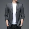 Koreansk stil män blå grå smal fit blazers mörk rutig mönster stickad tyg dräkt male fritid kläder våren Autumn 240507