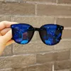 Okulary przeciwsłoneczne Nowe chłopcy i dziewczęta moda dla dzieci retro UV Ochrona Klasyczne okulary dziecięce UV400 Q240410