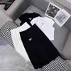 Deux pièces de robe Designer Trendy Summer Suit Jirt T-shirt plissé mode Hot Diamond Decor