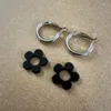 Boucles d'oreilles en pente Black Flower Hoop lisse Ear Ored Buckle Circle for Women Girls GidS Gift Wedding Engagement Party