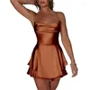 Robes décontractées Femmes Couleur solide Cami joue de jeu Spaghetti Spaghetti sans manches Spaghetti Spaghetti sans manches Halter Saussais Ruffle Ruffle Ramper Clubwear