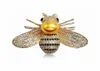 Nowa moda mężczyźni Kobiety garnituwki Brawoch Pin Yellowwhite Gold Gold Cz Bee Bról dla mężczyzn Kobiety na imprezę NL6253852805