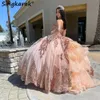 Glitter Pink Princess Quinceanera Vestidos Luvas de sino lantejas de ouro rosa apliques doces 15th baile festas vestidos babados