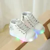 Botas Lâmpada infantil bebê outono de 1 a 4 anos de idade, versão coreana Luminescent Girls Flats Butterfly Girl Flash Shoes C354