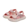 Sandals Girls Water Diamond Bread 2023 Été Nouveau enfant Chaussures coréennes Édition anti-kick confortable Princess Beach H240510