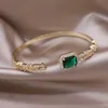 Bröllopsarmband koreanska nya design mode smycken 14k guld pläterad fyrkantig grön zirkon öppen armband lyx kvinnor bröllop fest tillbehör