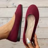 Chaussures décontractées Ballet en tricot pour femmes Artons légers à bout de couleurs solides Slip sur la chaussure de marche plus taille 43