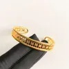 Designer smycken Bangle Triumphal Celiene Hollow Metal Armband Cel Smooth Geometry Armband Light Luxury Armband för kvinnor