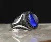 Trouwringen retro handgemaakte Turkse zegel voor mannen vrouwen oude zilveren kleur gesneden ring ingelegde blauw zirkoon punk motor biker4185537