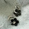 Boucles d'oreilles en pente Black Flower Hoop lisse Ear Ored Buckle Circle for Women Girls GidS Gift Wedding Engagement Party