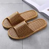 Slippers 2024 Amateurs d'été Crochet Salle de bain plate Anti-slip Brand de plage Chaussures de plage Femmes à la maison Diapes intérieures Men Sandales