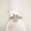 Anneaux Princess Cut 0,6ct Lab Diamond Ring Real 925 Sterling Sier Engagement Band for Women Bridal Charm Party Bijoux Drop Livraison DHF0K