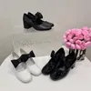 New Damen Designer Luxus Square-Toe High-Heele Sandals Fashion Classic Black/Weiß 100% Leder Bow Mary-Jane Schuhe Ladys sexy hohl klobige Absätze Sandalengrößen 35-40