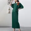 Werkjurken miyake geplooid twee stukken jurk set vrouwen 3D applices batwing mouw t-shirt tops lange sling vrouwelijke elegante kleding