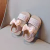 Sandalen Mädchen 2024 Sommer Neues Produkt weicher Einzelkinderschuhe Klettverteidiger Baby Anti Slip H240510