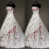 White Satin Red Embroidered Wedding Dresses Plus Size Ball Gown For Bride 2022 Strapless Lace-up Pleats Draped Vintage Wedding Gowns 329V