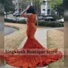 Ny ankomst Orange Mermaid Prom Dress 2023 för svarta flickor Sheer Neck Crystals Rhinestones Party Gown Robe de Bal