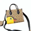 24SS Femmes de luxe de luxe Fleur Tapis en cuir sacs Handsbag à main Shouder Sacs à main avec un sac à main d'origine en métal à crampons voyage à l'extérieur 25cm