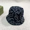 Lyxdesigner hink hattar för män kvinnor yngre svart baseball mössor Fullgröna bokstäver Flowers Fisherman Hat Trendy Vintage Sunhats