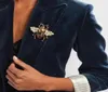 Retro Gold Color Rhinestone Bee Brooch Pin Pearl Flying Insect Brooches for Women and Men Honeybee Corsage Unisex Clothes Broach H3818654