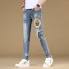 Jeans jeans di fascia alta di fascia alta ricamata e estiva di moda 2024 pantaloni stampati in forma slim fit