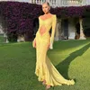 Robes décontractées jaune élégant voir à travers maxi pour les femmes sexy creux de robe d'été froisée mince 2024 Party à manches longues