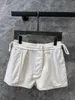 Short féminin 2024 printemps d'été décontracté blanc rétro de décoration de ceinture en lin coton coton haute taille pantalon femme pantalon féminin
