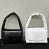 Son Kadınlar Monaco Küçük Sling Bag Lüks Tasarımcı Yumuşak Buzağı Talka Tutma Omuz Çantası Siyah Beyaz Dönüş Kilit Kapatma Düz Cep Hobo Tote Çanta Üst Kalite 10a