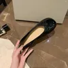 Lässige Schuhe Japaned Leder Bowtie Flat Woman Slip auf Slattern Quadrat