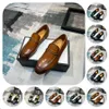 22Model New Men Designer Dress Chaussures en cuir pour hommes Luxury British Gold Blue Modèle national oxfords Gentleman Gentleman Chaussures Prom