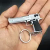 1: 4 Metal Desert Eagle Toy Gun Model Mini Alloy Keychain Look Real Collection Pubg Prop Creative Portable Hangende Gift Decompression speelgoed voor jongens Volwassen verjaardagscadeaus