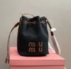 Hochwertiger Designer Miui Bucket Bag Cross Lod Bag Luxus Frauenbeutel Mode Umhängetasche Lederbeutel Leinenbeutel großer Kapazitätsbeutel 16*24 cm