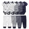 Unisex 6910 -stukken katoen geboren bodysuitspants babymeisjeskleding sets cartoon print korte mouw babyjongen kleren bebes 240507