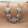 Pendants Style ethnique Gris Gris Grande Coin ronde plate et perle de 8 mm Collier de cou de perles fraîches Face pour femmes