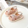 Sandales Summer Girls 2024 Nouveaux enfants Softs Sole Sole Romanes Little Bow Princess Beach Trend H240510