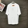 新しいデザイナーのメンズTシャツ刺繍文字ファッションTシャツカジュアルルーズ高品質のティーショナルスリーズヒップホップストリートウェアラグジュアリーTシャツ