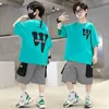 Ensembles de vêtements Summer Boys Coton Alphabet T-shirt à manches courtes Tops + Plaid Court Pant Suite Écoliers Enfant Tracksuit Child 2PC