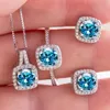 Luxury Moisanite Jewelry Set 925 Sterling Color Color Bridal Jewelry Set 1CT Round Moissanite Pendant Collier Collier Boucles d'oreilles Ensemble pour les filles Gift Girls