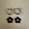 Boucles d'oreilles en pente Black Flower Hoop lisse Ear Ored Buckle Circle for Women Girls GidS Gift Wedding Engagement Party