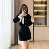 Robes de travail Automne Velvet d'hiver en deux pièces Fashion Fashion Sweet Lace Up Bow O Necy Metal Buttons Black Tops High Waist Mini Jirt Suits