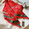 Écharbes en soie 2024 Femmes Real Silk Bandana Floral Silk Headscarf Print Kerchief Beach Caskscaf pour Lady 70x70cm