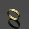 Stili lussuosi di alta qualità Donne Designer Ring Titanium in acciaio Gold Silver Rose Black Colors B Letter Simple Cz Stone Coppia RI 260J